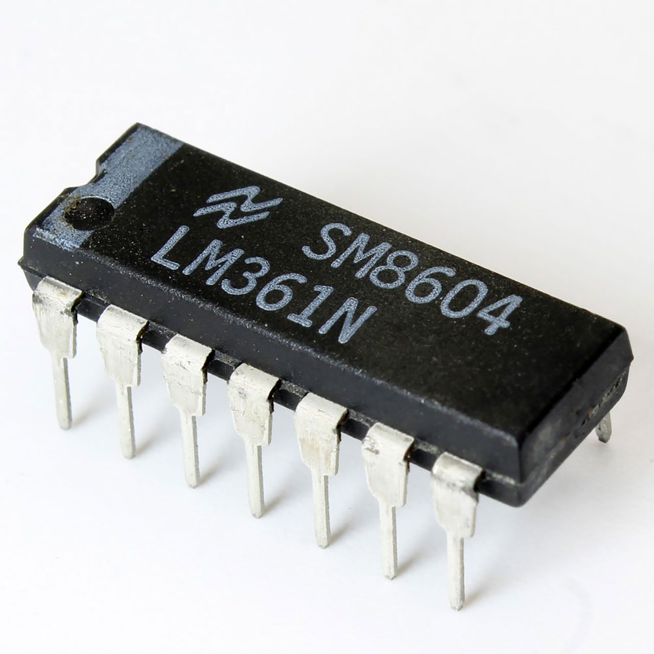 IC,High Speed Differential Comparator,0-70 TEMP,14-PDIP