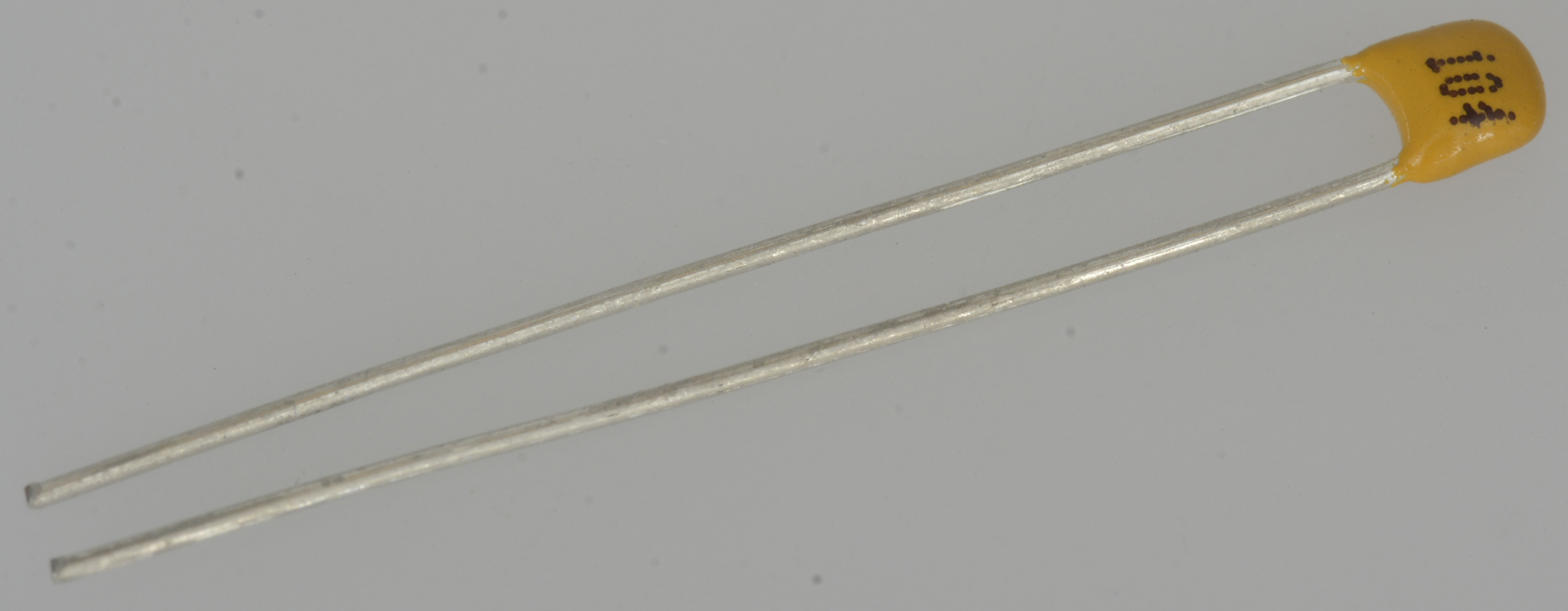 Monolithic Ceramic Capacitor 0.1&micro;F 50V 20%
