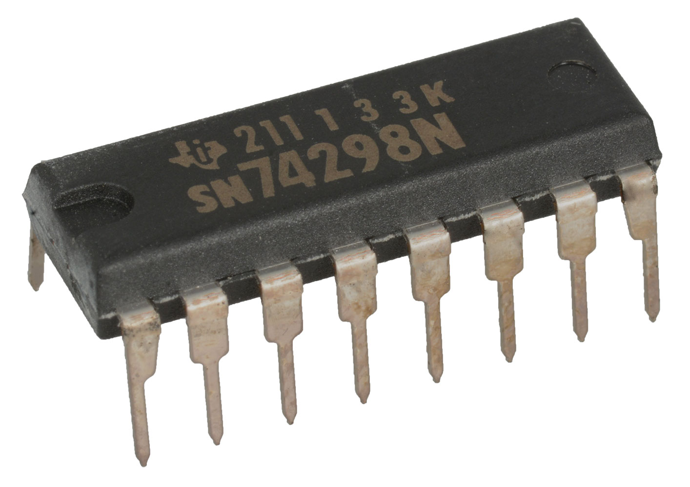 IC 74298 Quad 2-Input Multiplexers with Storage
