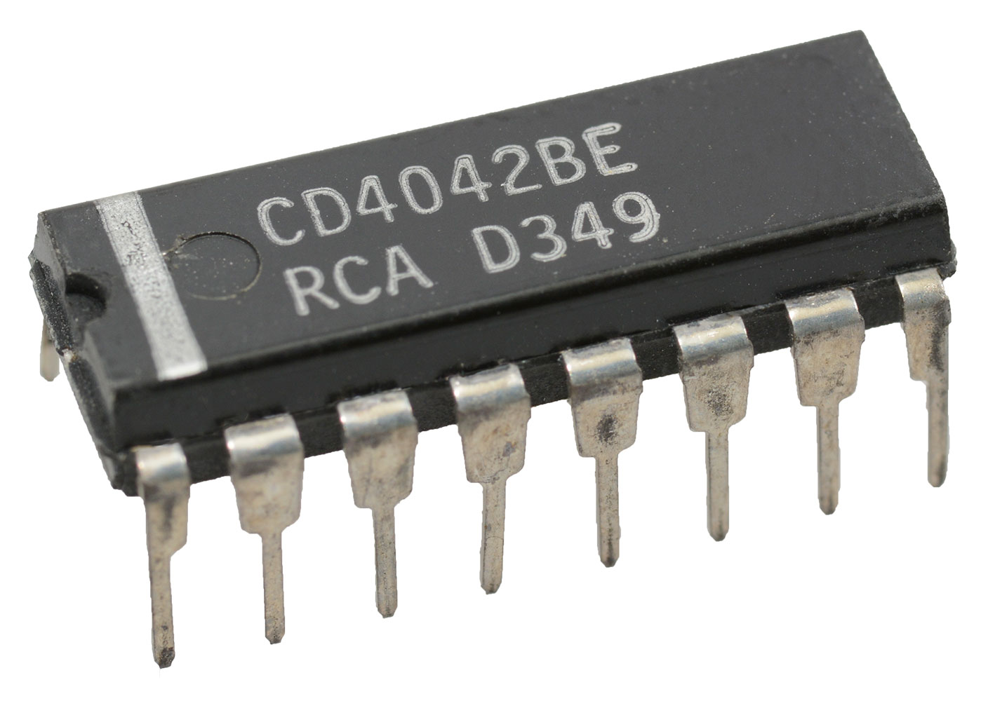 IC CD4042B D-Type Transparent Latch 4 Channel Differential PDIP-16